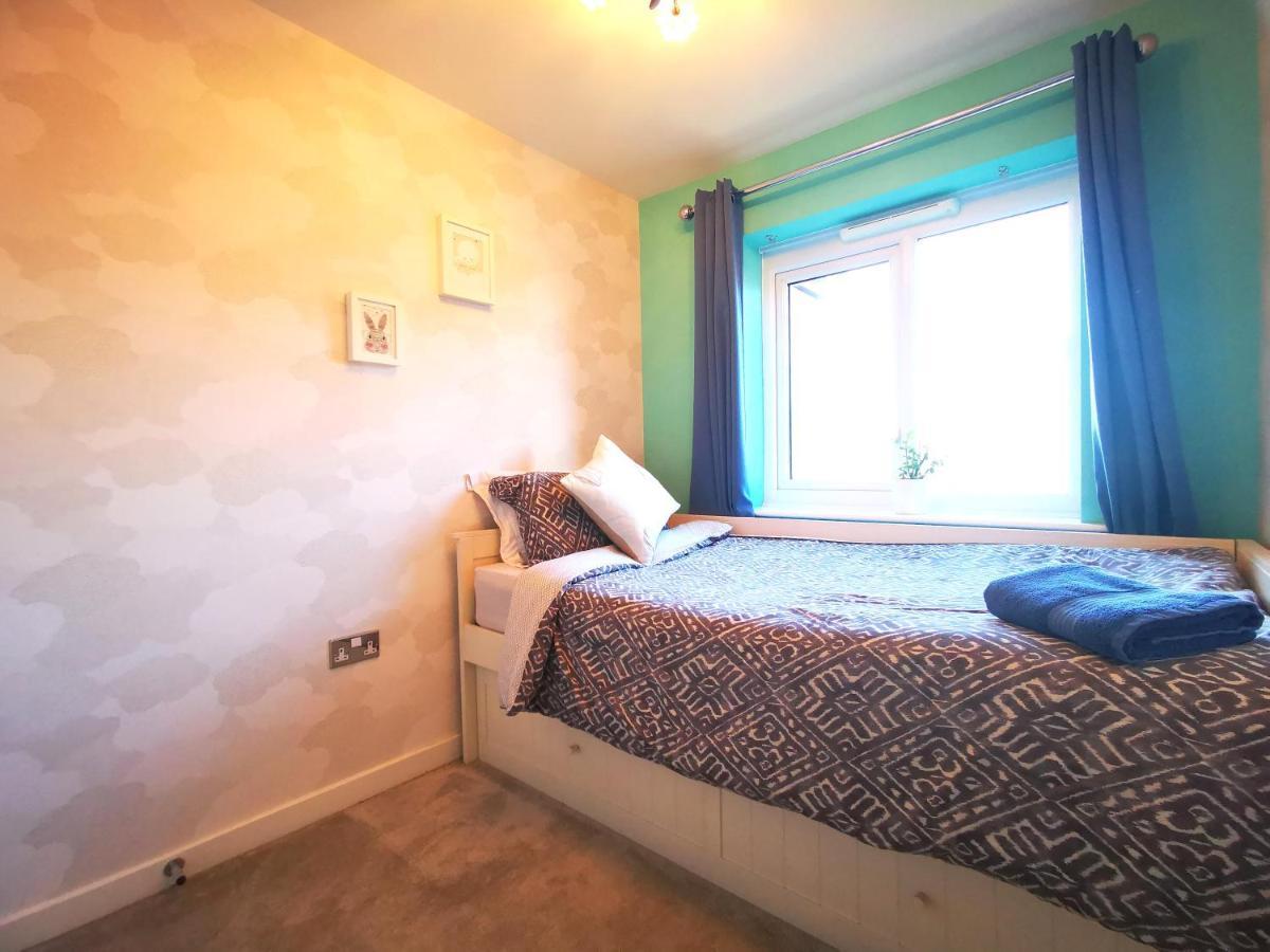 The Lawnswood - Central Manchester Holiday Home With Free Parking Esterno foto
