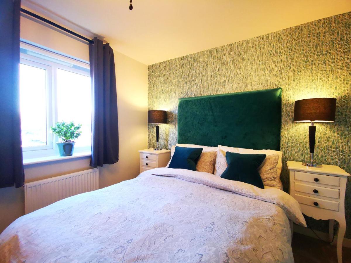 The Lawnswood - Central Manchester Holiday Home With Free Parking Esterno foto