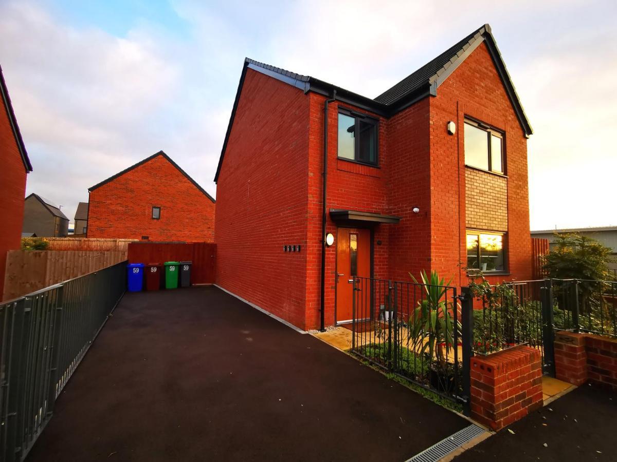 The Lawnswood - Central Manchester Holiday Home With Free Parking Esterno foto