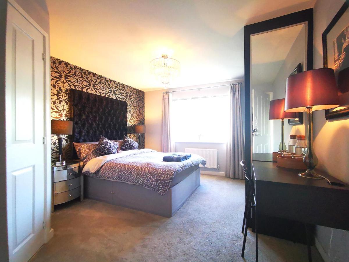 The Lawnswood - Central Manchester Holiday Home With Free Parking Esterno foto