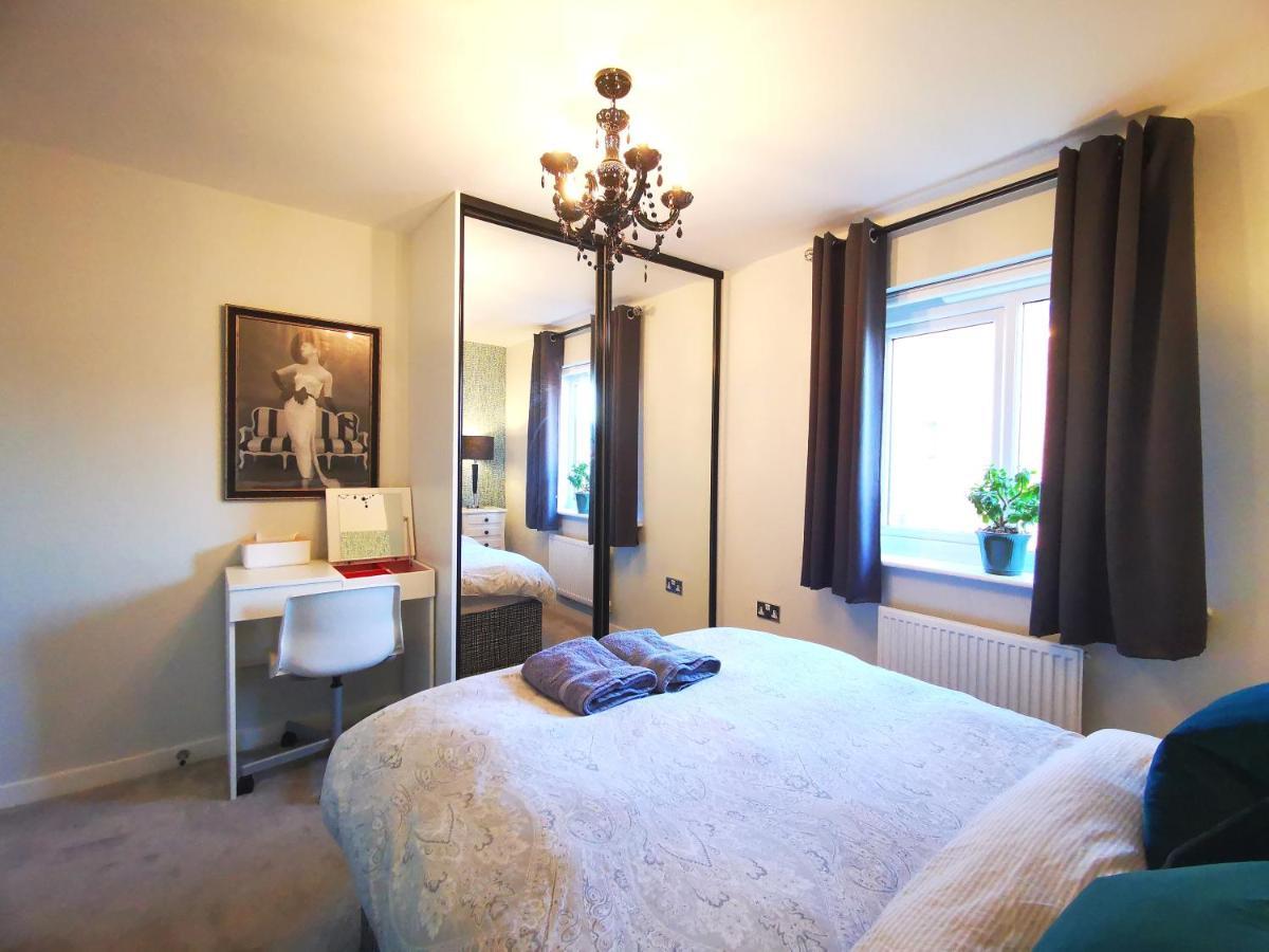 The Lawnswood - Central Manchester Holiday Home With Free Parking Esterno foto