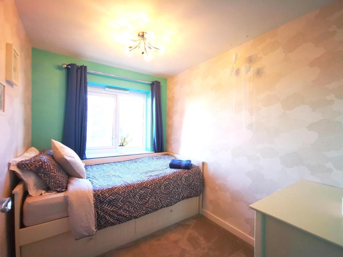 The Lawnswood - Central Manchester Holiday Home With Free Parking Esterno foto