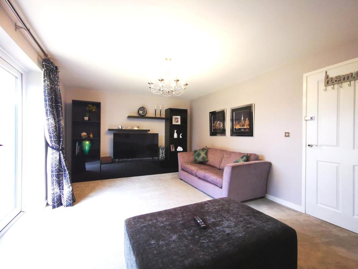 The Lawnswood - Central Manchester Holiday Home With Free Parking Esterno foto